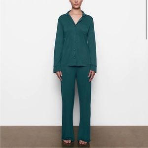 Skims teal sleep set up, size small